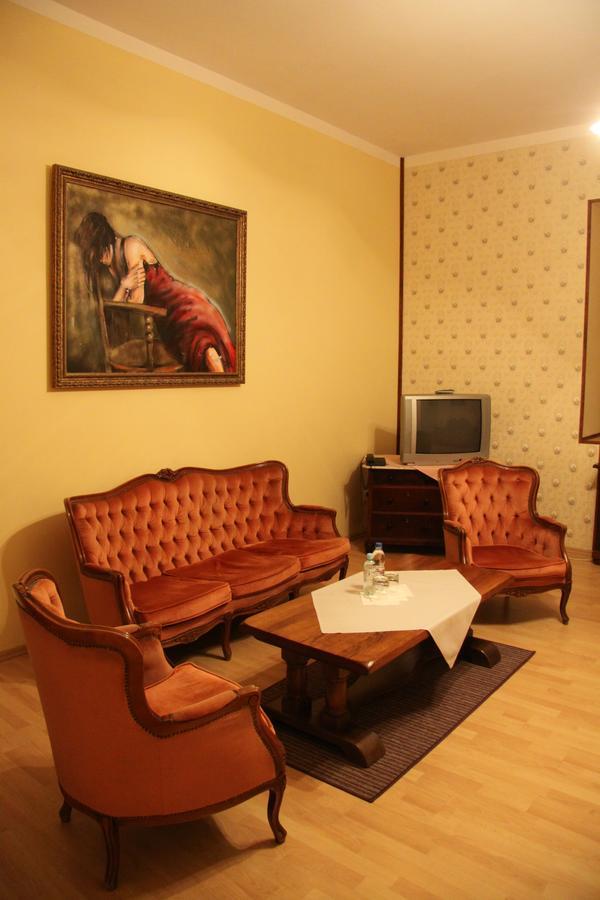 Hotel I Restauracja Chopin Жары Номер фото