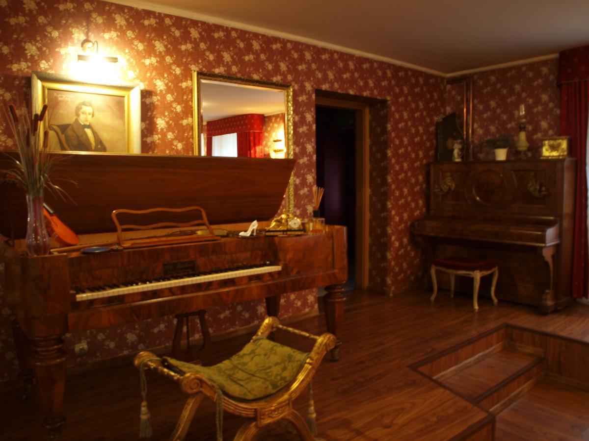 Hotel I Restauracja Chopin Жары Экстерьер фото